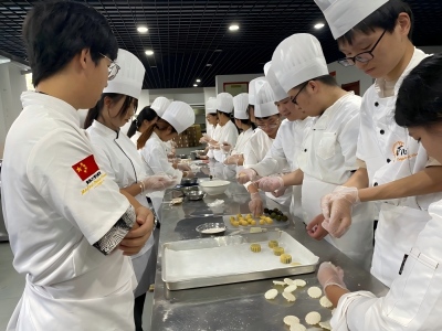 经贸旅游学院团总支学生会举办“追忆红色足迹，共筑强国梦想”主题活动